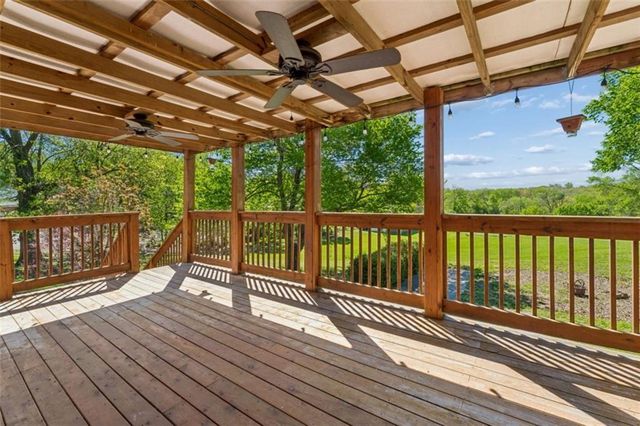 18611 E Salisbury Road, Independence, MO 64056