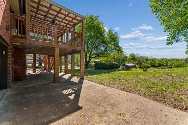 18611 E Salisbury Road, Independence, MO 64056