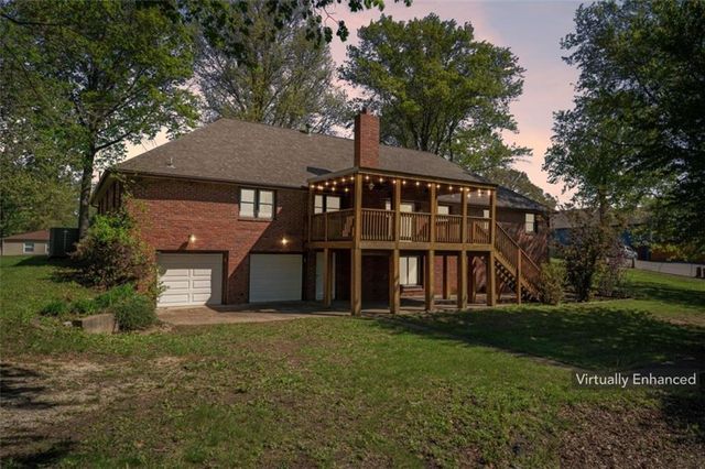 18611 E Salisbury Road, Independence, MO 64056