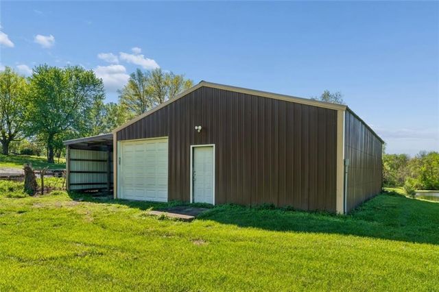 18611 E Salisbury Road, Independence, MO 64056