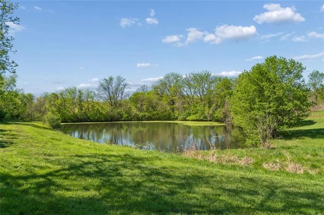 18611 E Salisbury Road, Independence, MO 64056