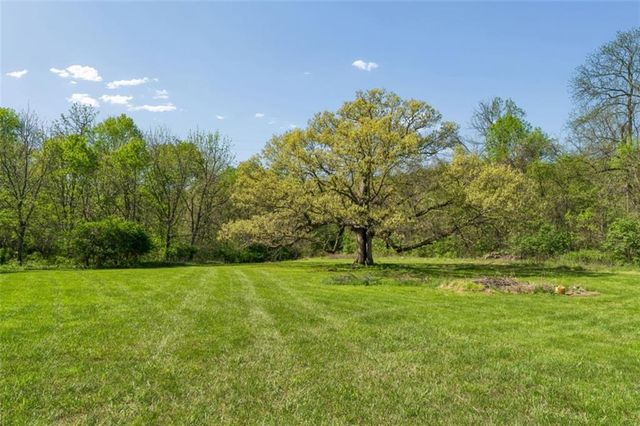 18611 E Salisbury Road, Independence, MO 64056