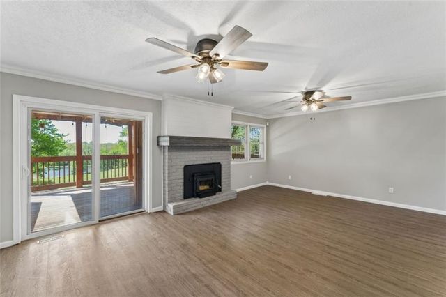 18611 E Salisbury Road, Independence, MO 64056