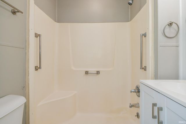 2203 S Elm Street, Muncie, IN 47302