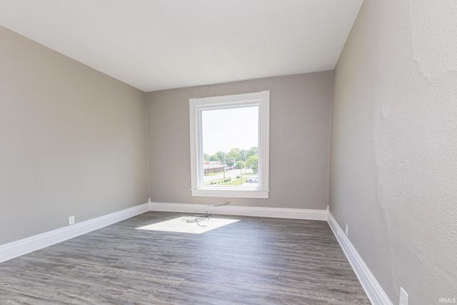 2203 S Elm Street, Muncie, IN 47302