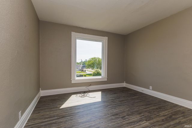 2203 S Elm Street, Muncie, IN 47302
