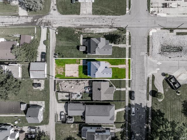 2203 S Elm Street, Muncie, IN 47302