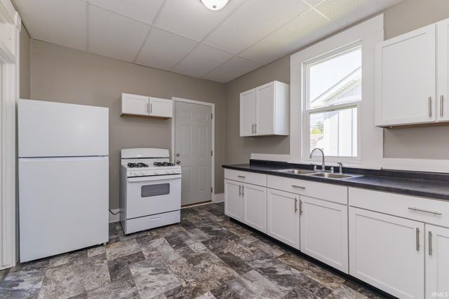2203 S Elm Street, Muncie, IN 47302