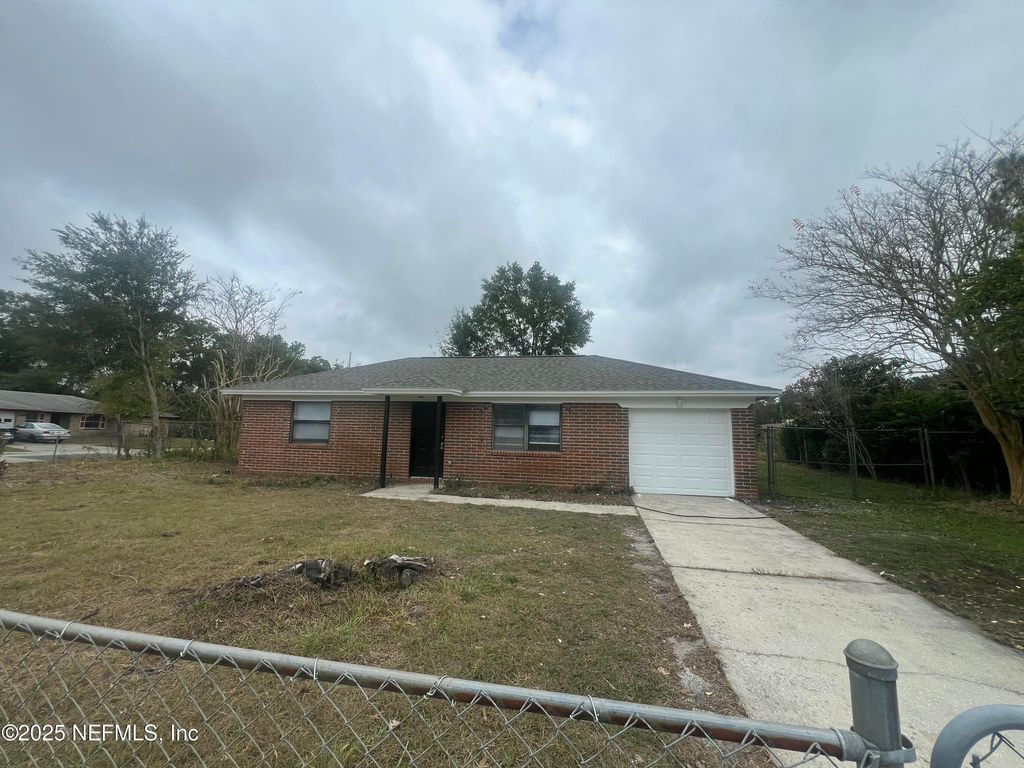 2407 ALDEN TRACE Boulevard W, Jacksonville, FL 32246