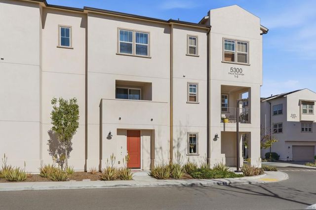 5300 CALLE ROCKFISH 2, San Diego, CA 92154