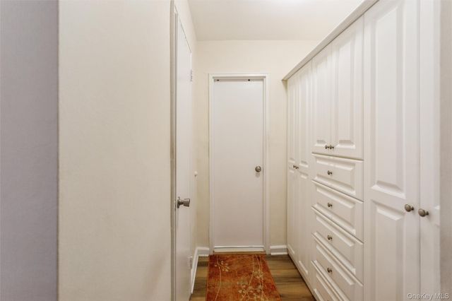 370 W. Broadway 2X, Long Beach, NY 11561