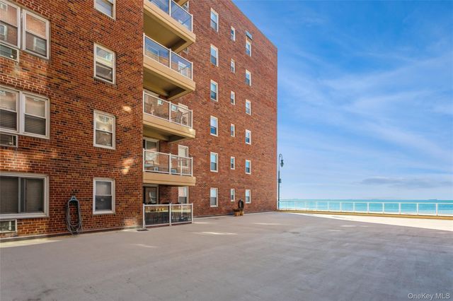 370 W. Broadway 2X, Long Beach, NY 11561