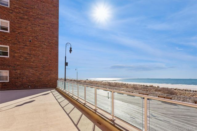 370 W. Broadway 2X, Long Beach, NY 11561