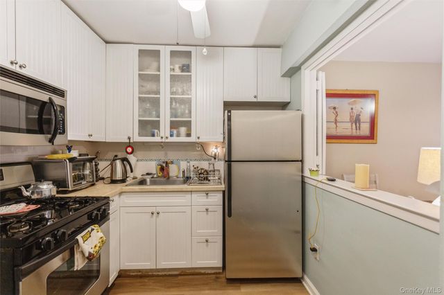 370 W. Broadway 2X, Long Beach, NY 11561