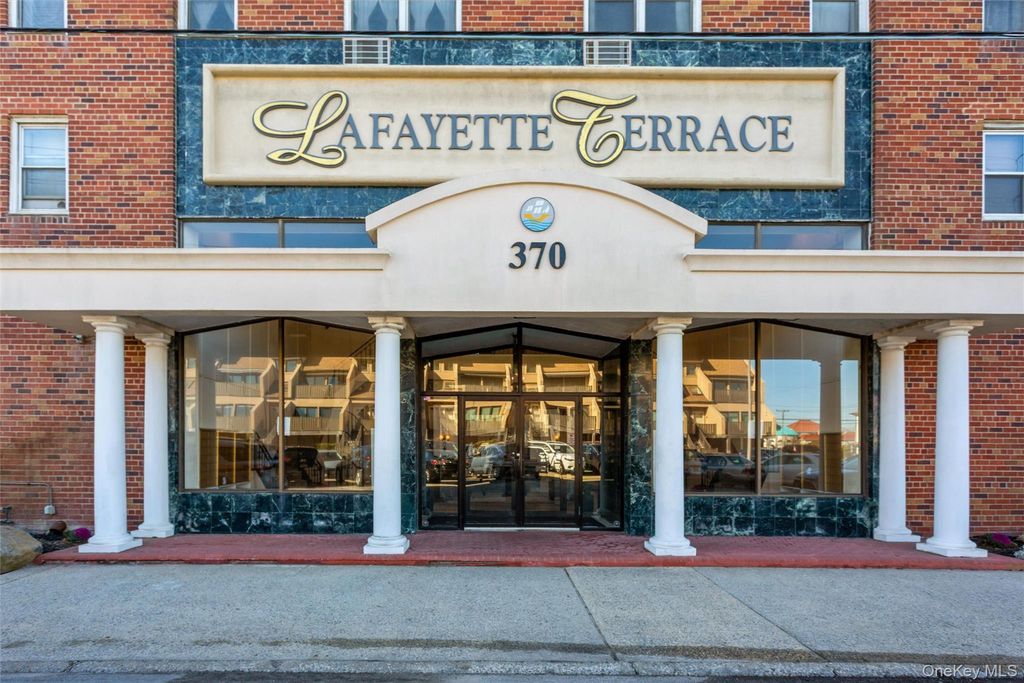 370 W. Broadway 2X, Long Beach, NY 11561