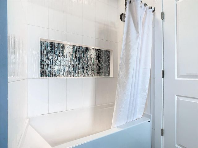 8050 KING PALM CIRCLE, Kissimmee, FL 34747