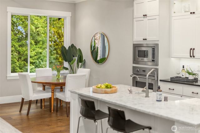 7835 Ledgestone Loop NE, Bainbridge Island, WA 98110