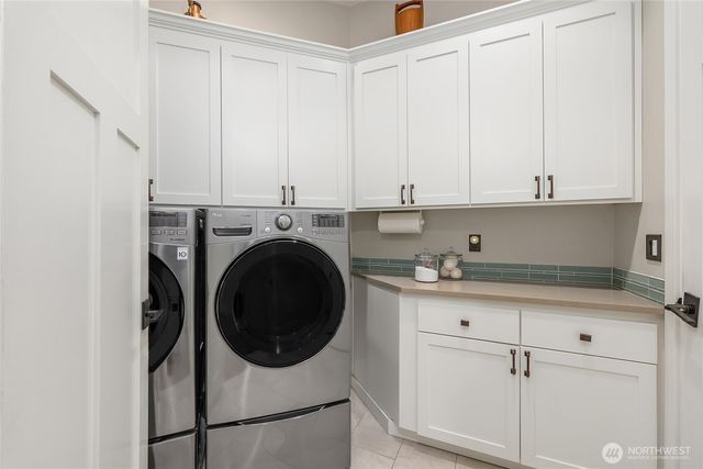 7835 Ledgestone Loop NE, Bainbridge Island, WA 98110
