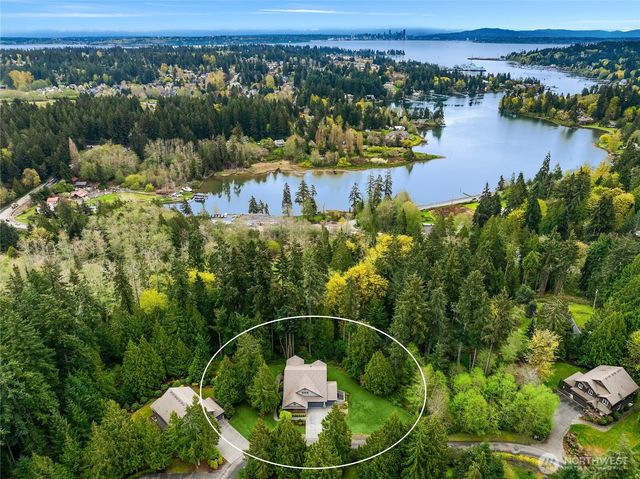 7835 Ledgestone Loop NE, Bainbridge Island, WA 98110