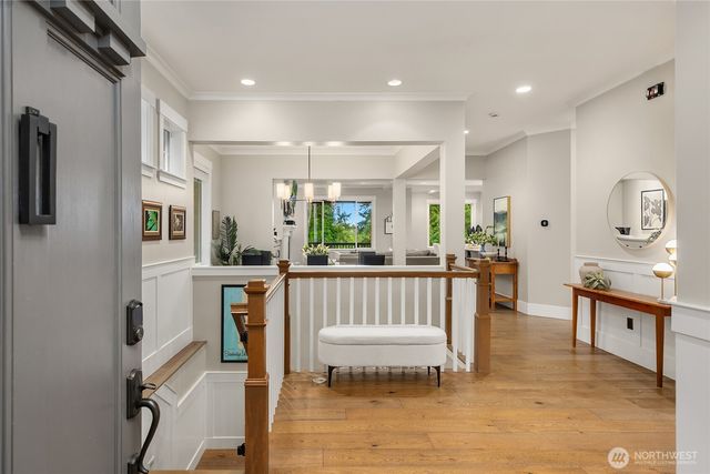 7835 Ledgestone Loop NE, Bainbridge Island, WA 98110