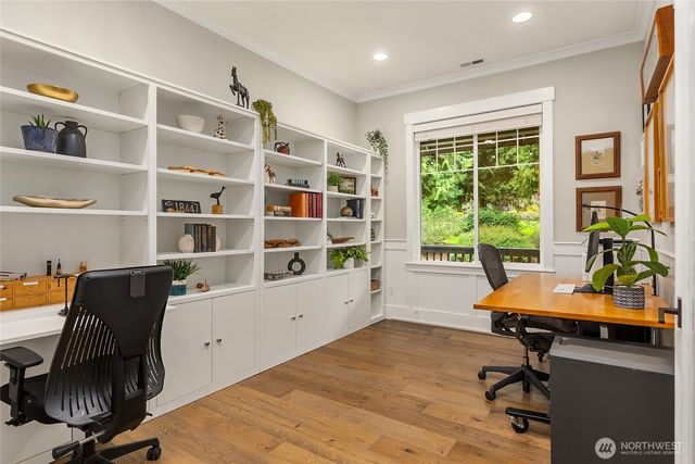 7835 Ledgestone Loop NE, Bainbridge Island, WA 98110