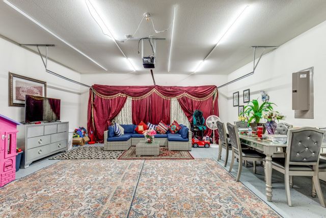 4627 Raleigh Dalton Road, Dallas, TX 75227