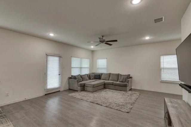 4627 Raleigh Dalton Road, Dallas, TX 75227