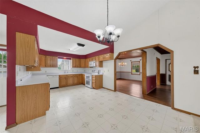 2167 Old Highway 61, Troy, MO 63379