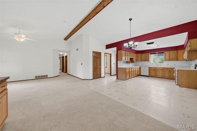 2167 Old Highway 61, Troy, MO 63379