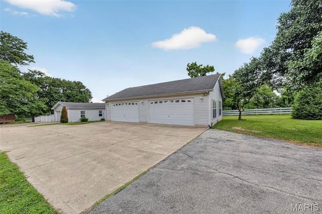 2167 Old Highway 61, Troy, MO 63379
