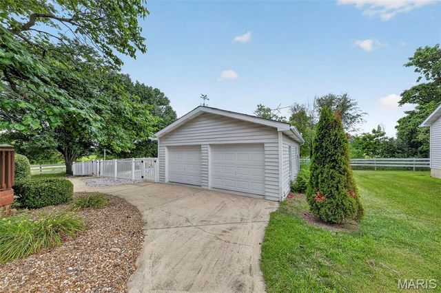 2167 Old Highway 61, Troy, MO 63379