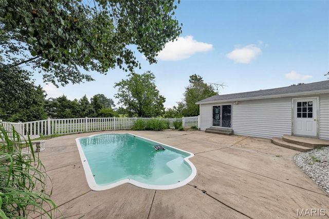 2167 Old Highway 61, Troy, MO 63379