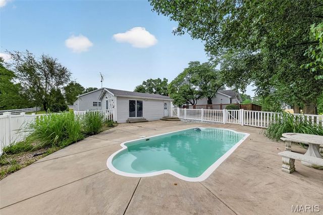2167 Old Highway 61, Troy, MO 63379