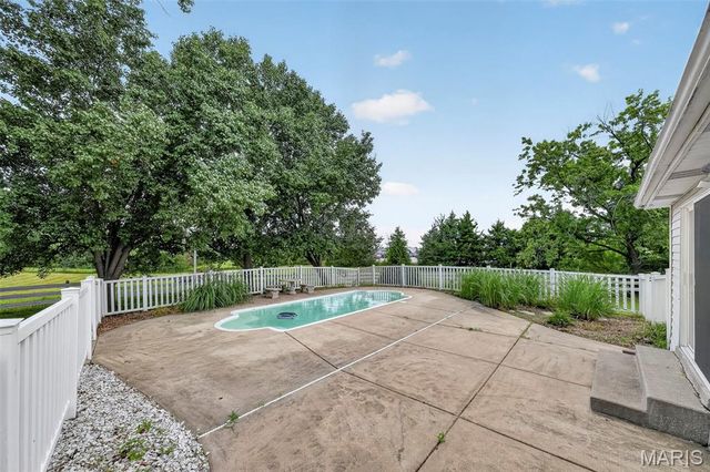 2167 Old Highway 61, Troy, MO 63379