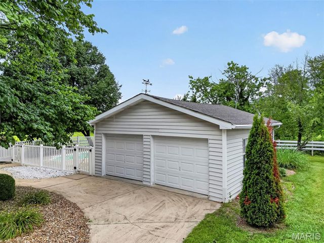 2167 Old Highway 61, Troy, MO 63379