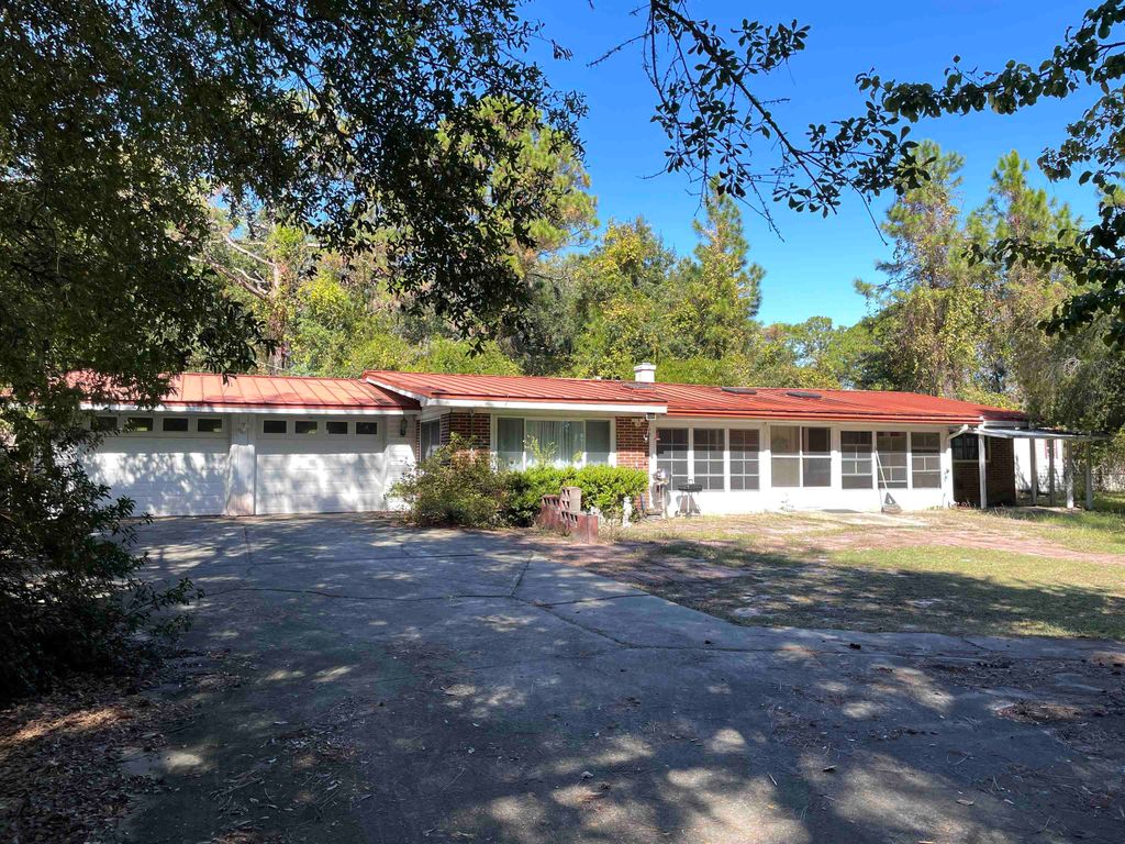 119 Apalachee Street, Lanark Village, FL 32322