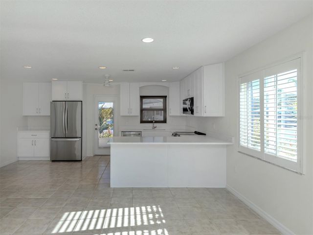 611 FAIR WINDS DRIVE 611, Nokomis, FL 34275