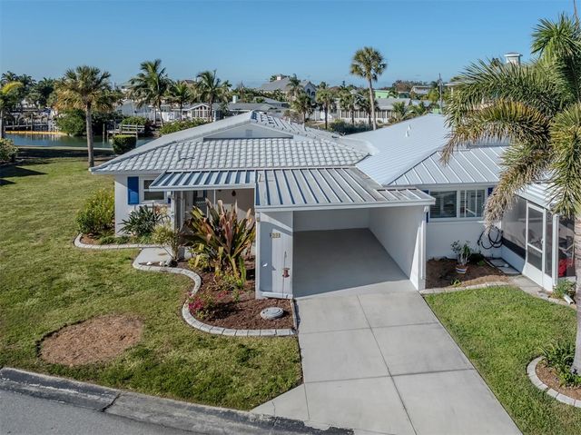 611 FAIR WINDS DRIVE 611, Nokomis, FL 34275