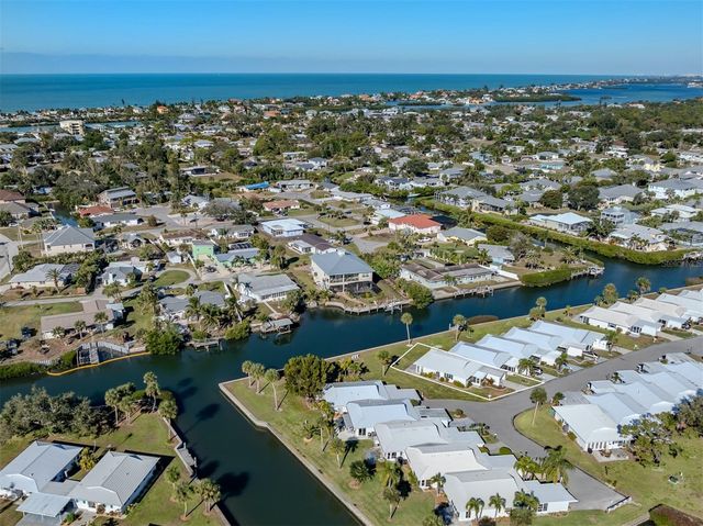 611 FAIR WINDS DRIVE 611, Nokomis, FL 34275