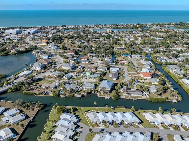 611 FAIR WINDS DRIVE 611, Nokomis, FL 34275