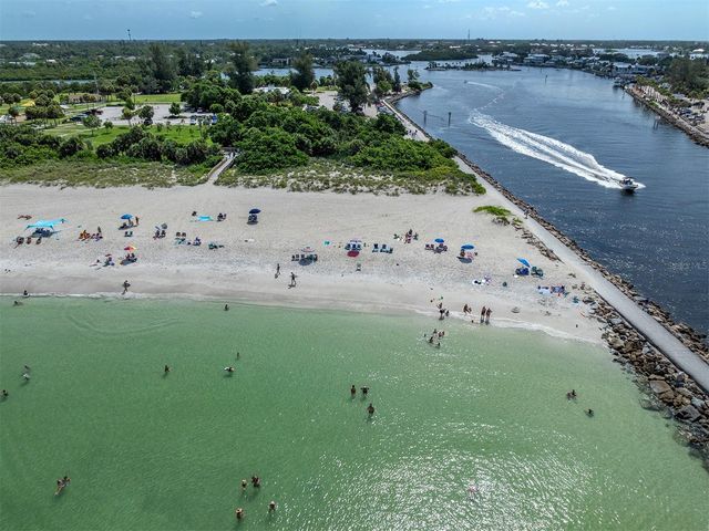 611 FAIR WINDS DRIVE 611, Nokomis, FL 34275