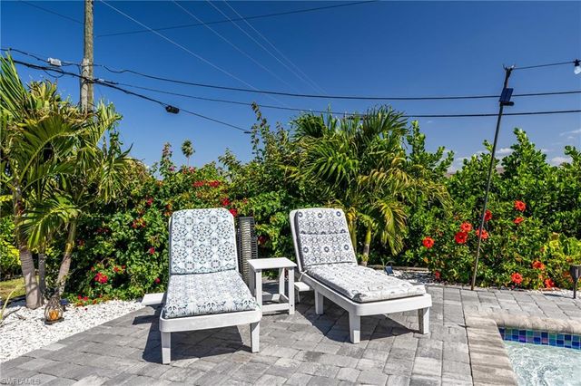 709 27th ST, Cape Coral, FL 33914