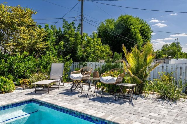 709 27th ST, Cape Coral, FL 33914