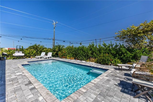 709 27th ST, Cape Coral, FL 33914