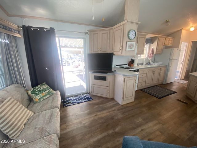 1045 S CHEYENNE Drive, Apache Junction, AZ 85119