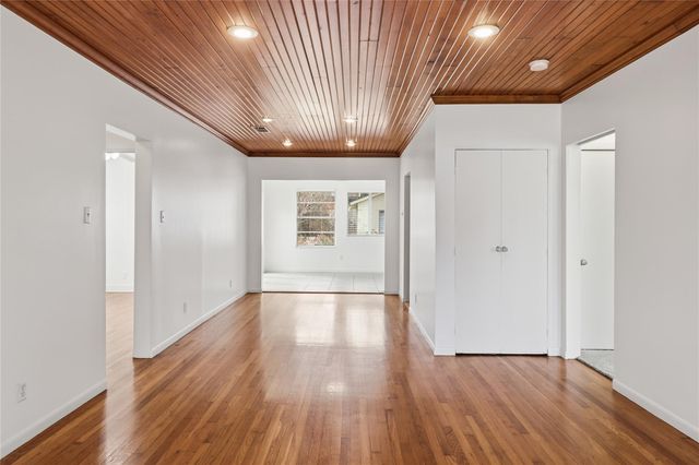 2007 Montclaire ST, Austin, TX 78704