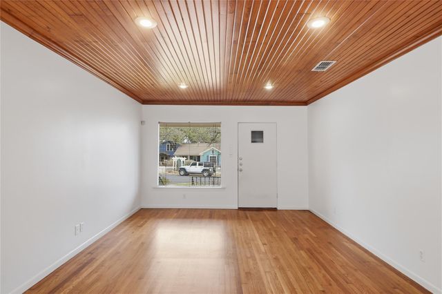 2007 Montclaire ST, Austin, TX 78704