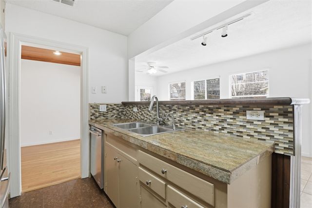 2007 Montclaire ST, Austin, TX 78704