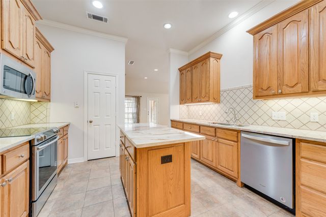 123 Crestpark Drive 36, Cedar Hill, TX 75104