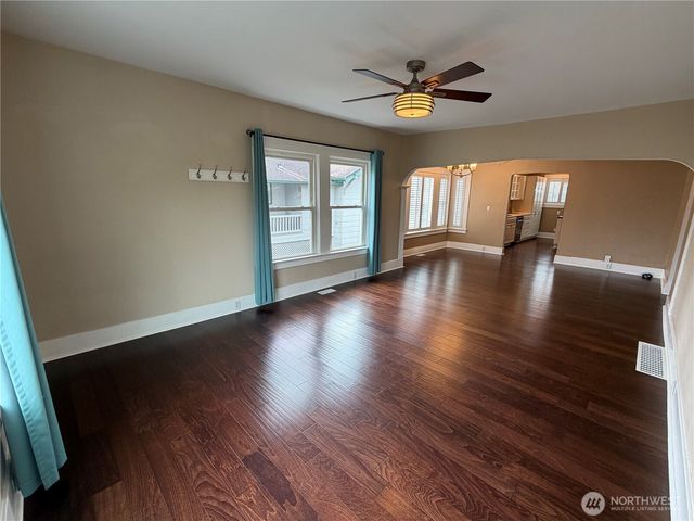 9 H Street SE, Auburn, WA 98002
